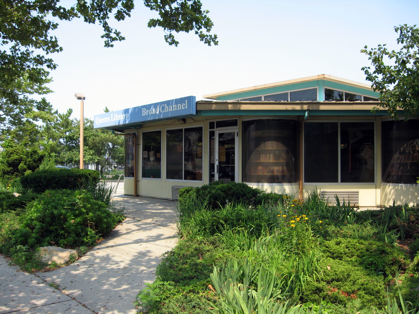 Queens Library, Broad Channel Branch, 2007.