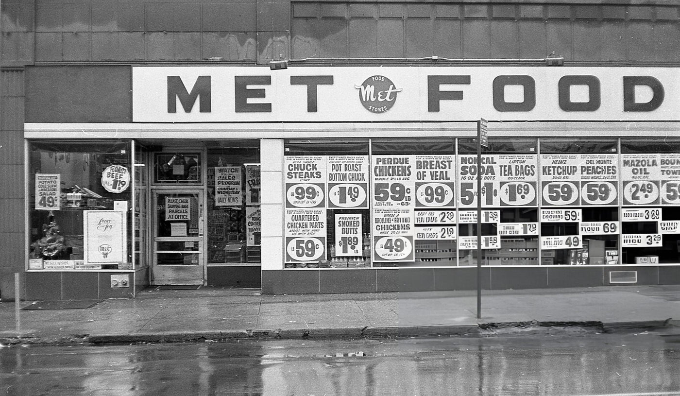 Met Food Supermarket On 63Rd Drive In Rego Park, Queens, 1979.