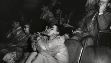 New Yorkers At The Movie Theaters 1943