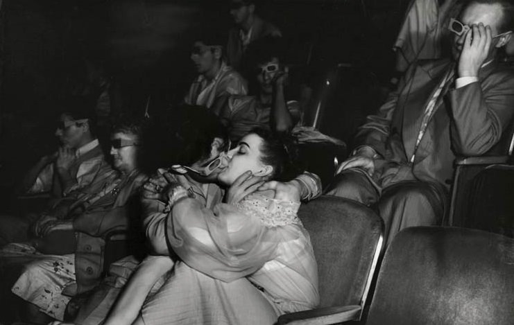 New Yorkers At The Movie Theaters 1943