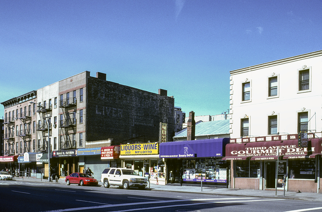 View Sw Along 3Rd Ave. From E. 112Th St., Harlem, 2007.