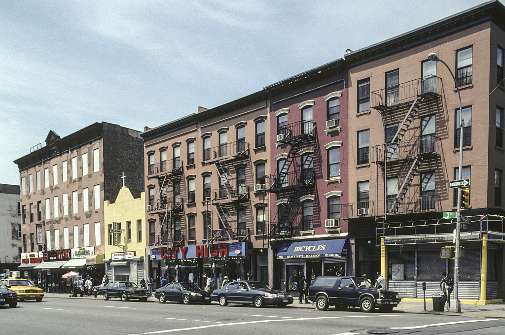 View Sw Along 3Rd Ave. From E. 111Th St., Harlem, 2007.