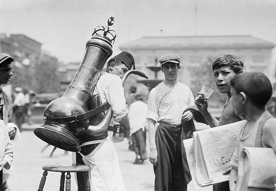 Selling Tea In Syrian Quarter, 1918