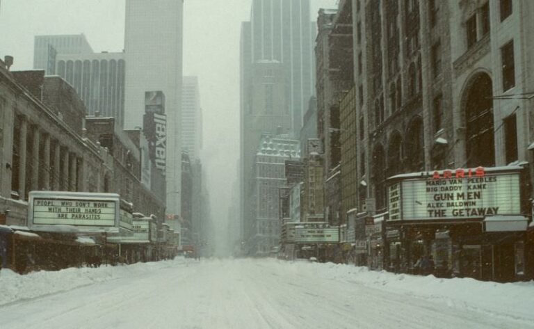 A Look Back at the Historic Blizzard of 1996 That Paralyzed New York ...