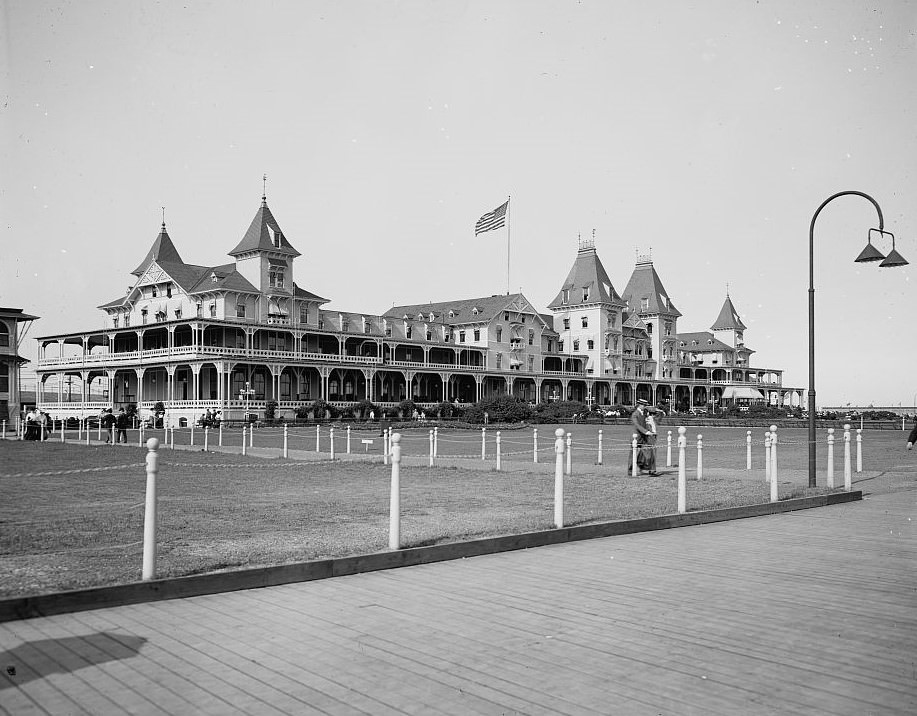 Brighton Beach Hotel, Brighton Beach, New York, 1900S.
