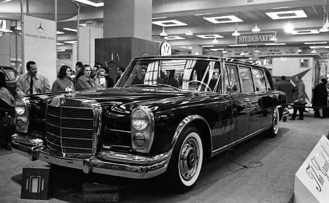 Stunning Vintage Photos From The 1965 New York Auto Show