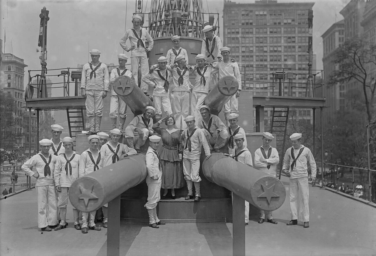 Soprano Opera Singer Mabel Garrison Siemonn With Sailors On Board The Uss Recruit, 1917.