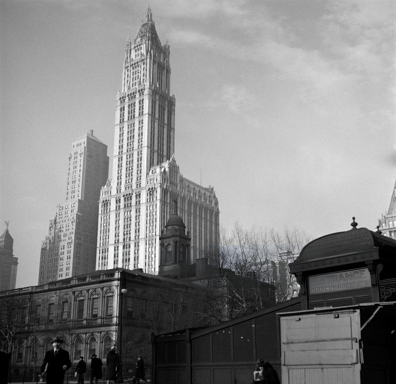 New York'S City Hall And The Woolworth Building, With The Brooklyn Bridge-City Hall Subway Station, 1947.