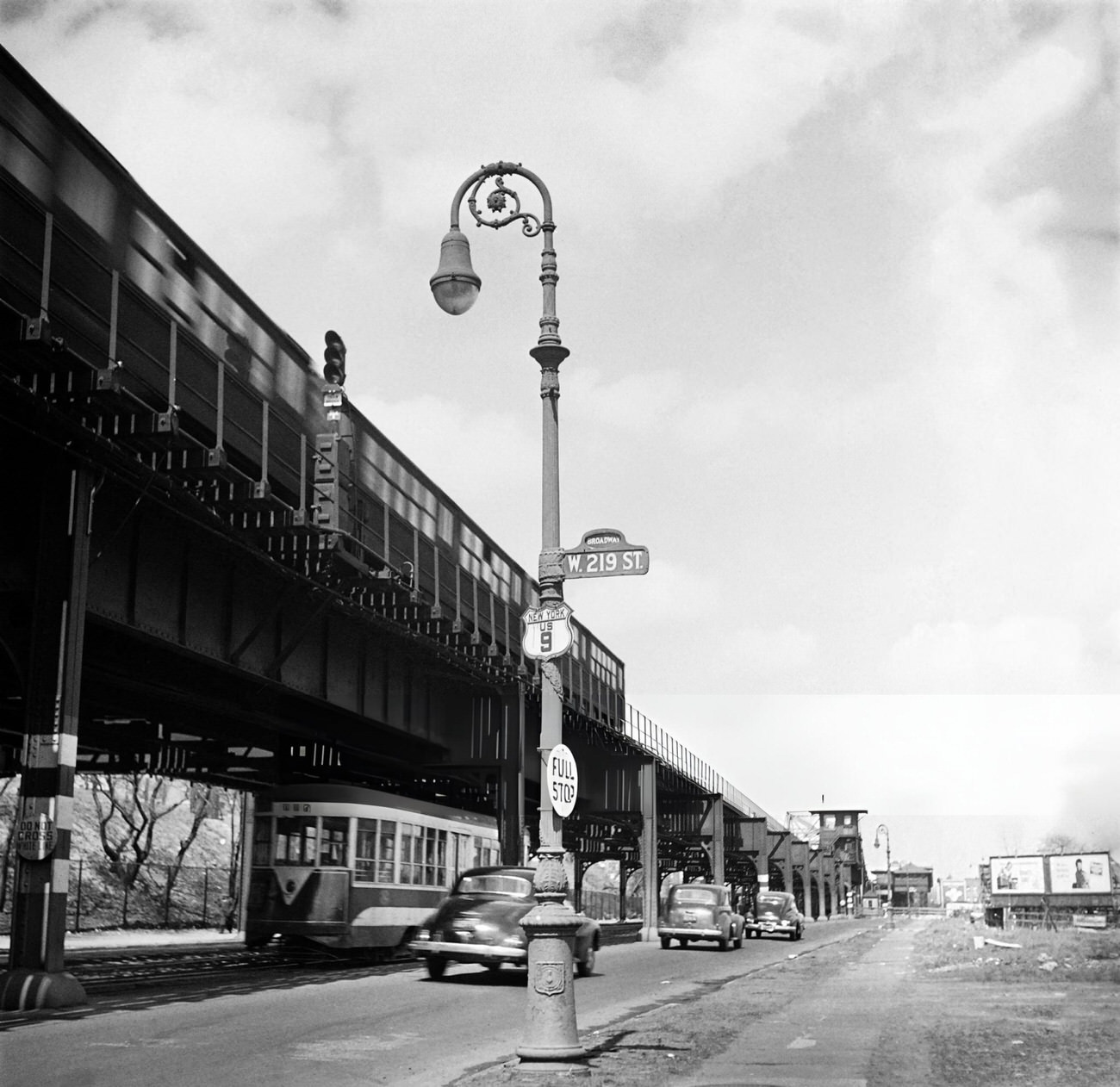 A Ligne 1 Elevated Subway, A Trawway, And Cars Run On Broadway, 1947.