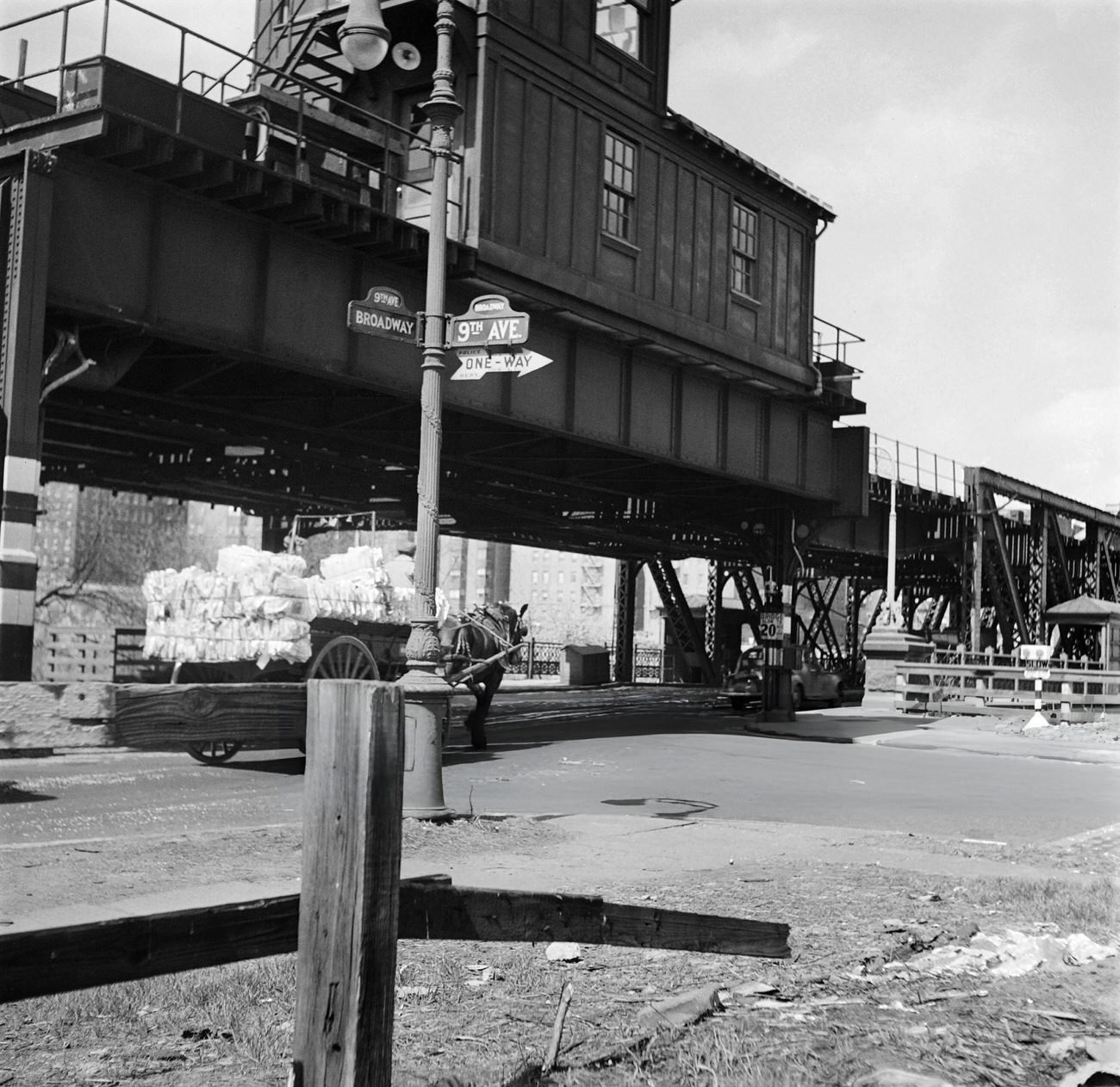 A Cart Runs On Broadway Under The Ligne 1 Elevated Railway, 1947.