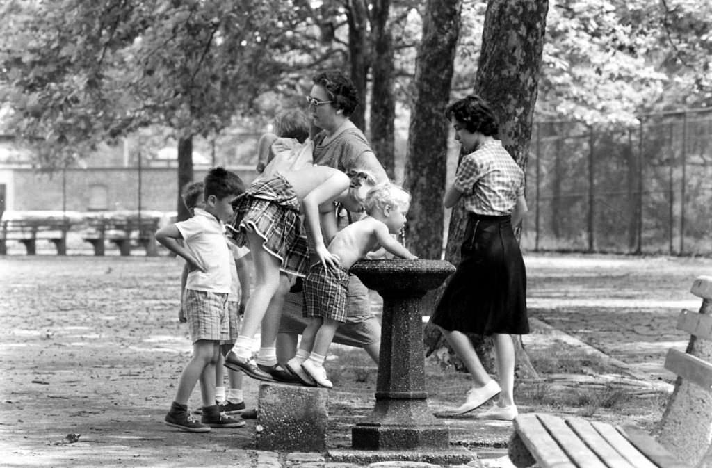 Everyday Life In Central Park In The Summer Of 1961 Through Vintage Photos