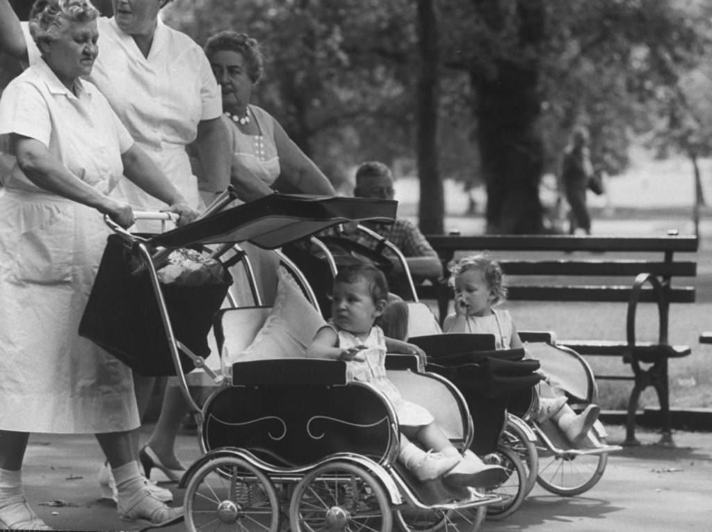 Everyday Life In Central Park In The Summer Of 1961 Through Vintage Photos