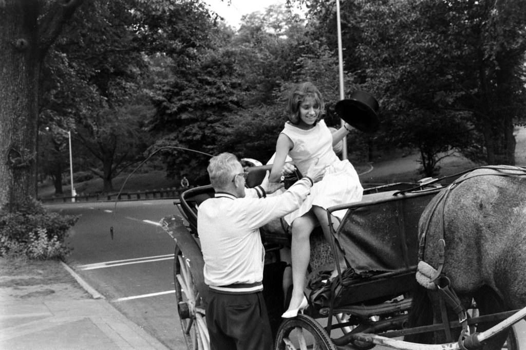 Everyday Life In Central Park In The Summer Of 1961 Through Vintage Photos