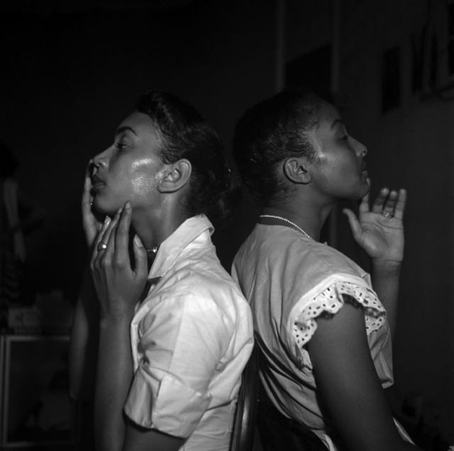 Harlem'S Hidden Fashion Scene: Eve Arnold'S Candid Photographs Of Black Beauty And Style In 1950