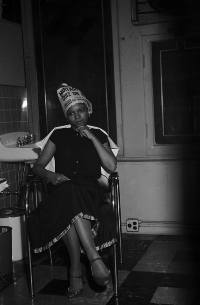 Harlem'S Hidden Fashion Scene: Eve Arnold'S Candid Photographs Of Black Beauty And Style In 1950