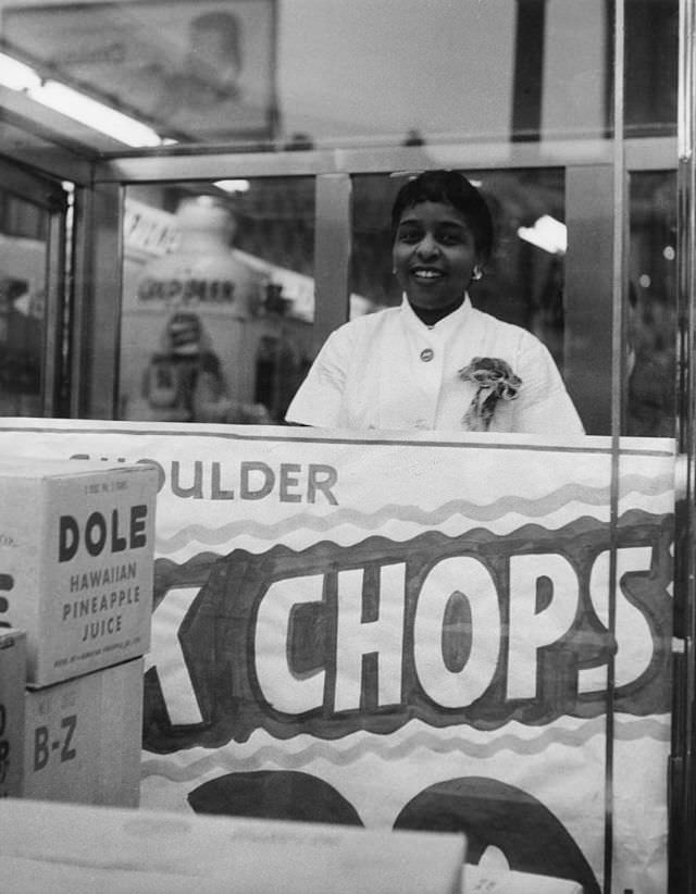 Stunning Portraits Of Harlem Residents From The 1950S By Italian Photographer