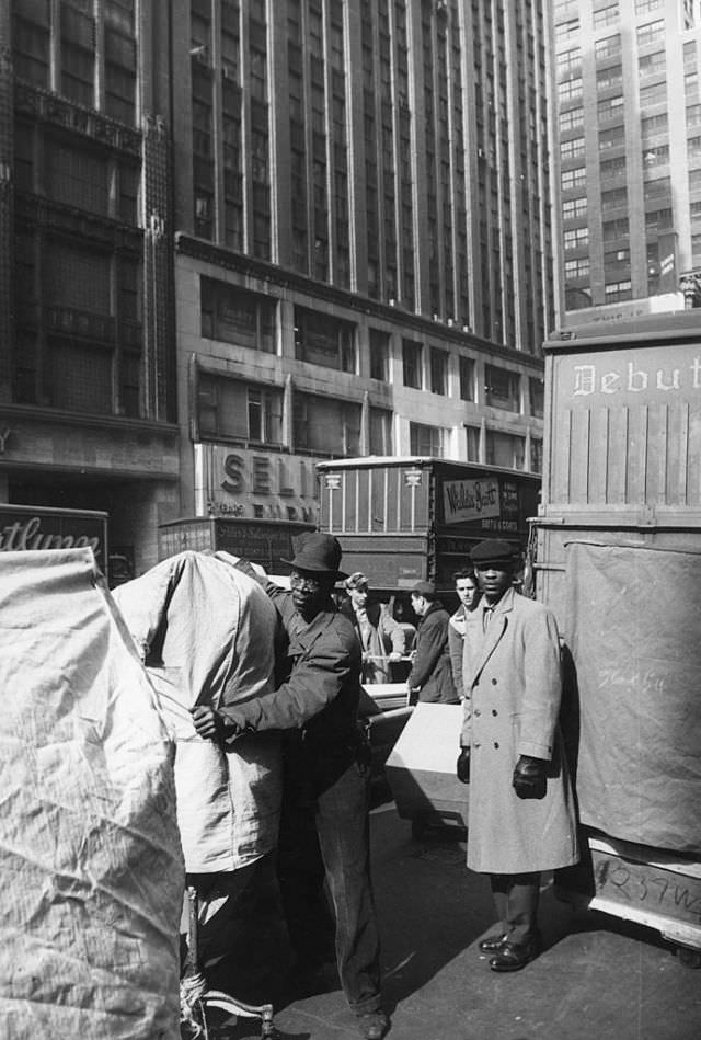 Stunning Portraits Of Harlem Residents From The 1950S By Italian Photographer