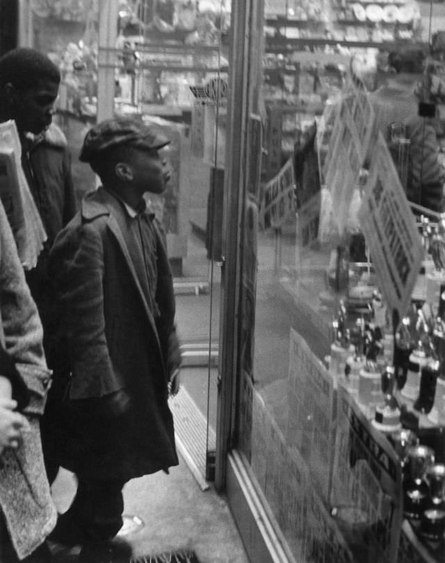 Stunning Portraits Of Harlem Residents From The 1950S By Italian Photographer