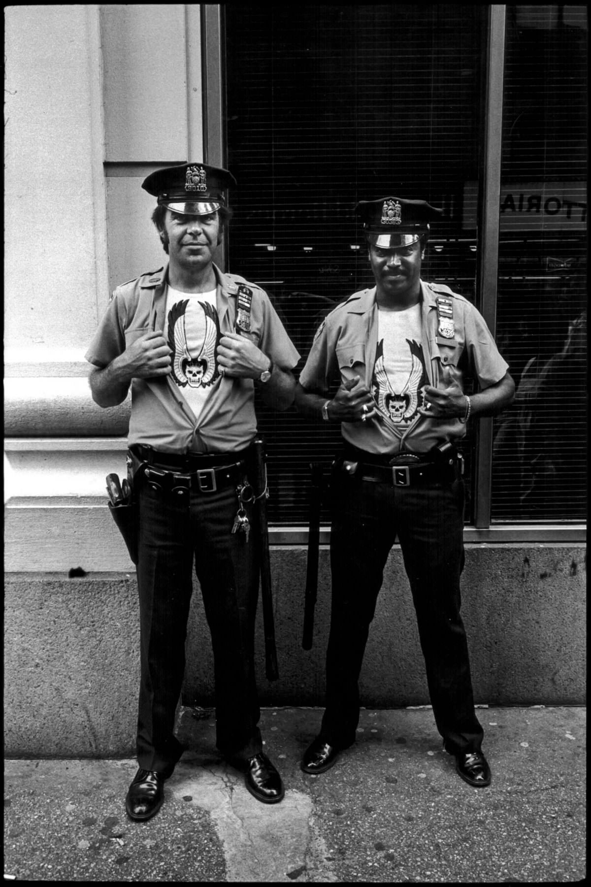 Street Cops: Jill Freedman'S Photos Of The Nypd On The Streets Of New York City, 1978-1981