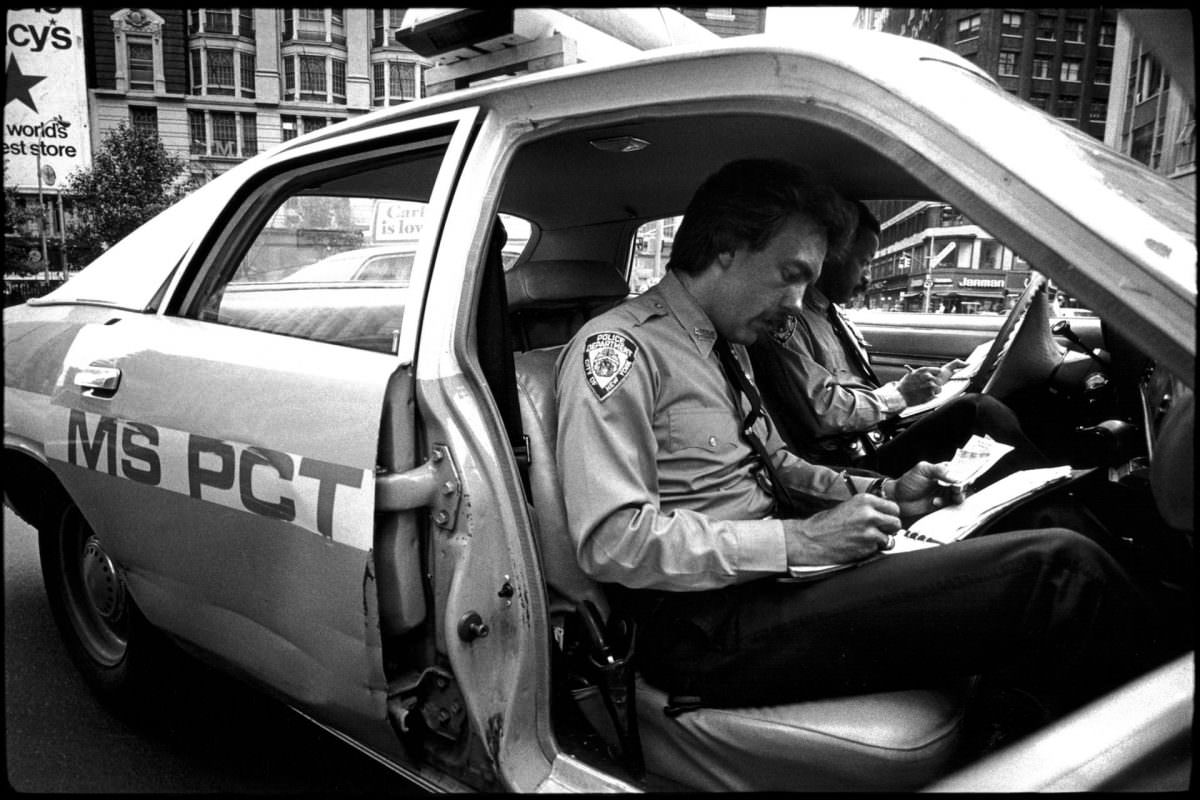 Street Cops: Jill Freedman'S Photos Of The Nypd On The Streets Of New York City, 1978-1981