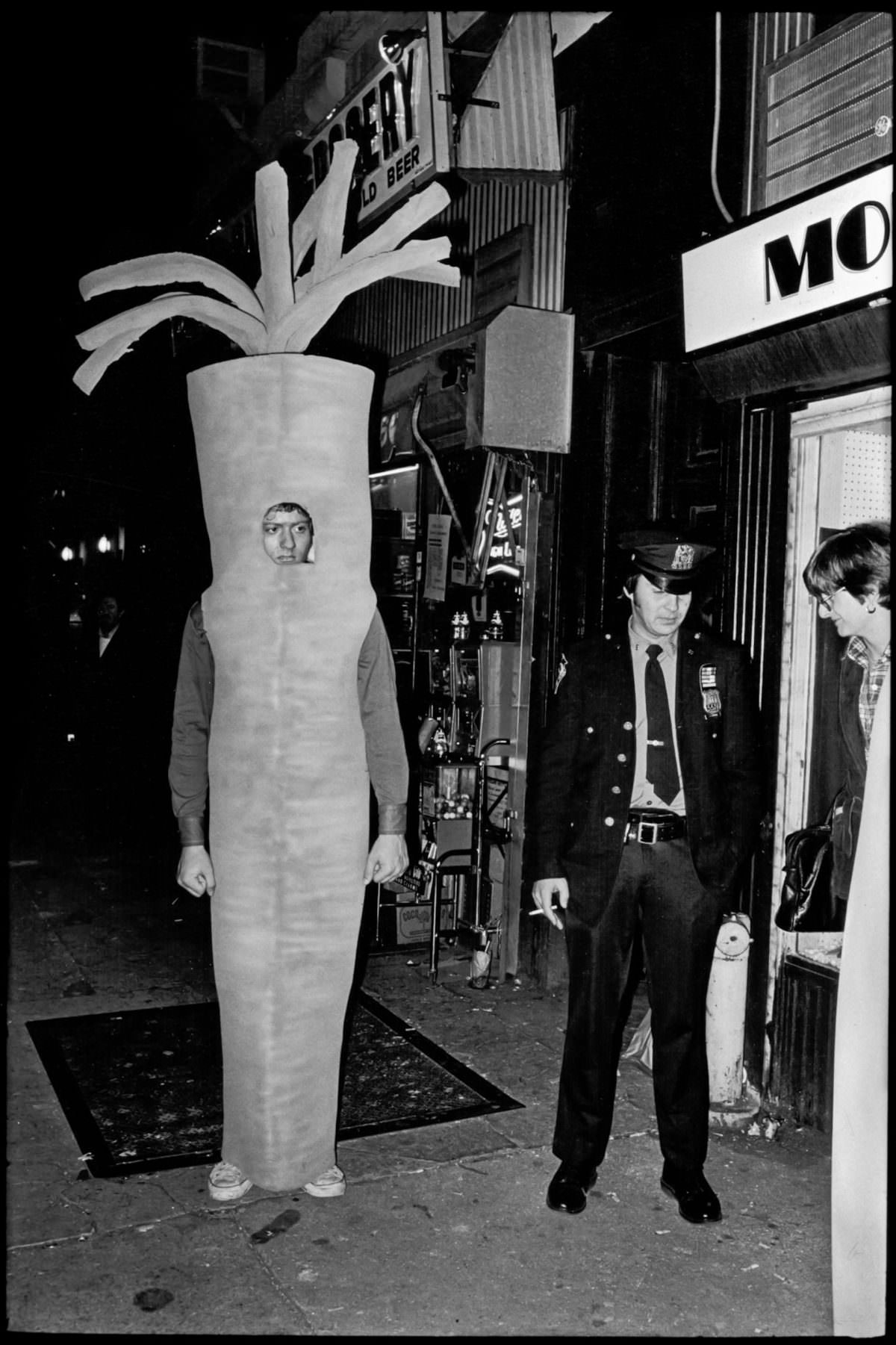 Street Cops: Jill Freedman'S Photos Of The Nypd On The Streets Of New York City, 1978-1981