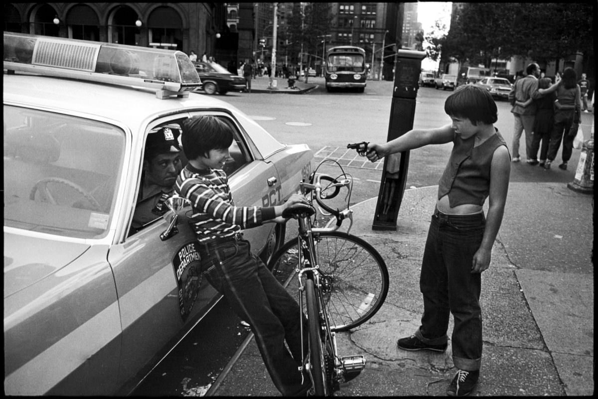 Street Cops: Jill Freedman'S Photos Of The Nypd On The Streets Of New York City, 1978-1981