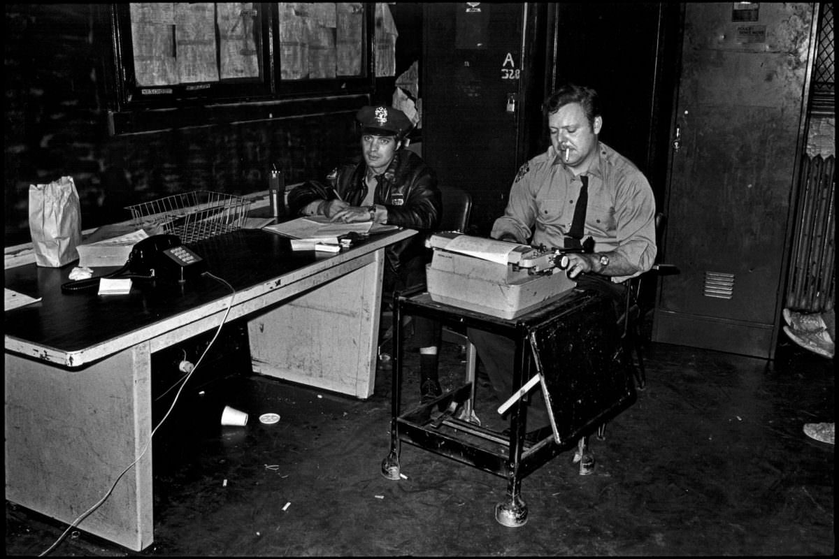 Street Cops: Jill Freedman'S Photos Of The Nypd On The Streets Of New York City, 1978-1981