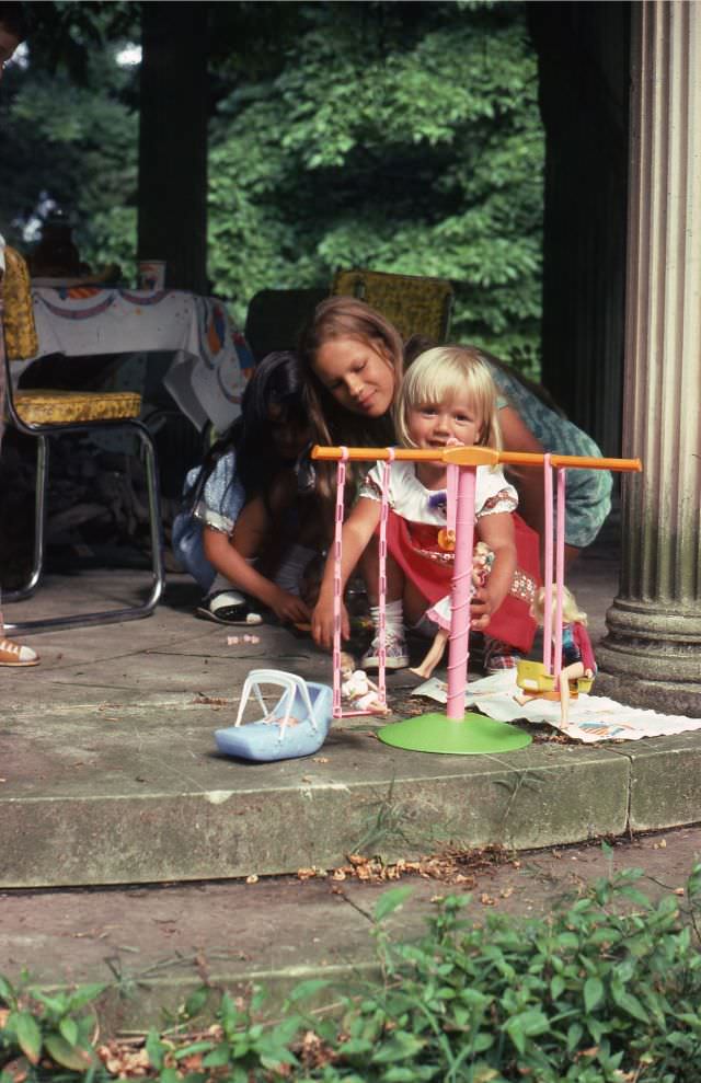 Through The Lens Of Time: A Family'S 1970S Photo Album Offers A Unique Glimpse Of New York City Life