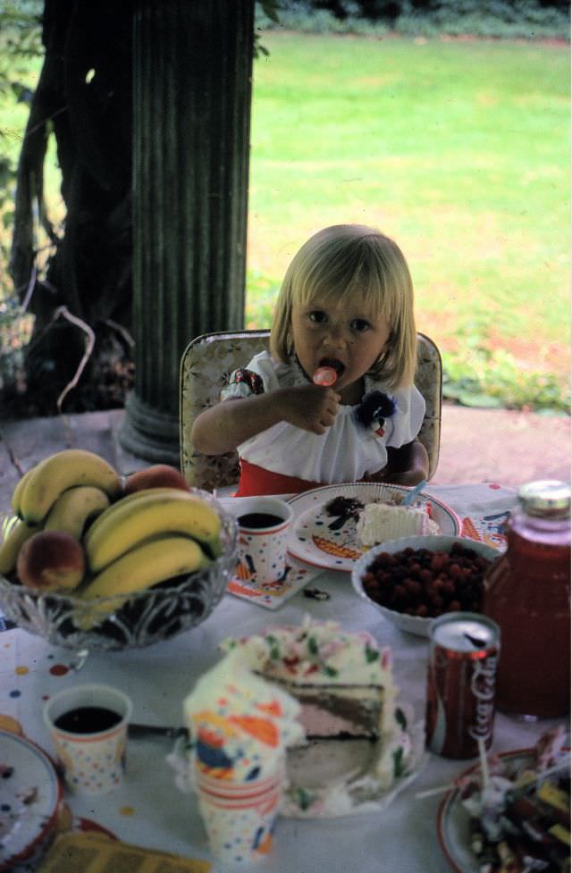 Through The Lens Of Time: A Family'S 1970S Photo Album Offers A Unique Glimpse Of New York City Life