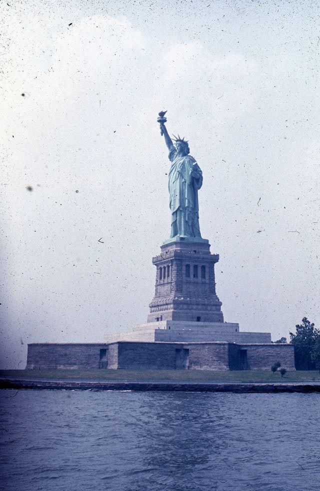 Through The Lens Of Time: A Family'S 1970S Photo Album Offers A Unique Glimpse Of New York City Life