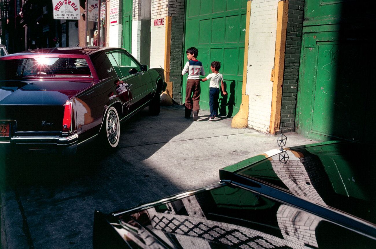 Robert Herman'S 1980S New York City Street Photography Is A Time Capsule Of Vibrant Colors