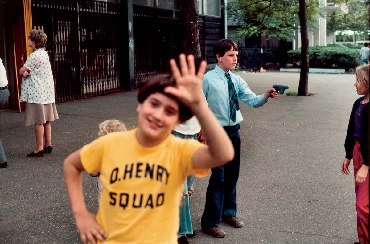 Robert Herman'S 1980S New York City Street Photography Is A Time Capsule Of Vibrant Colors