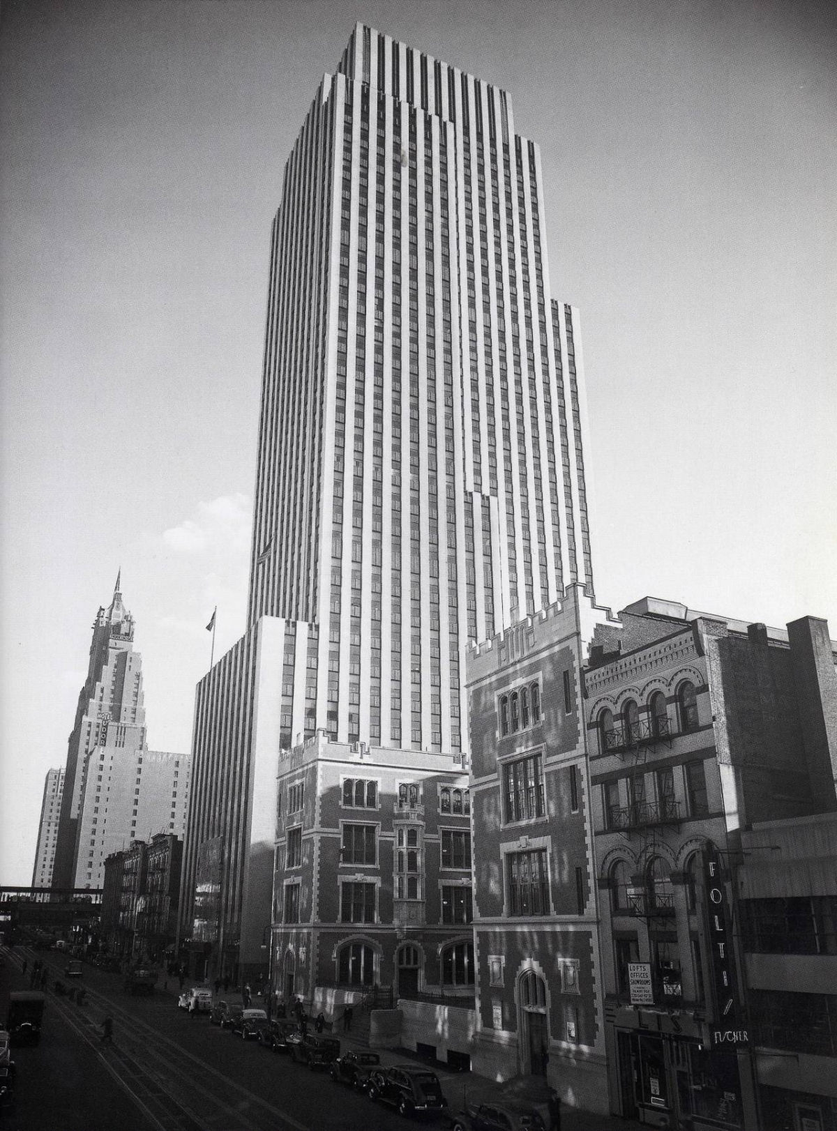 The Daily News Building From Third Avenue Elevated Train Crossing 42Nd Street, 1930S.