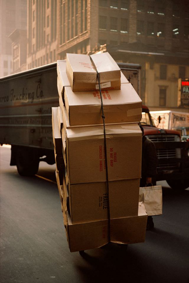 A Glimpse Into The Late 1960S New York City Through Beautiful Kodachromes By Tod Papageorge