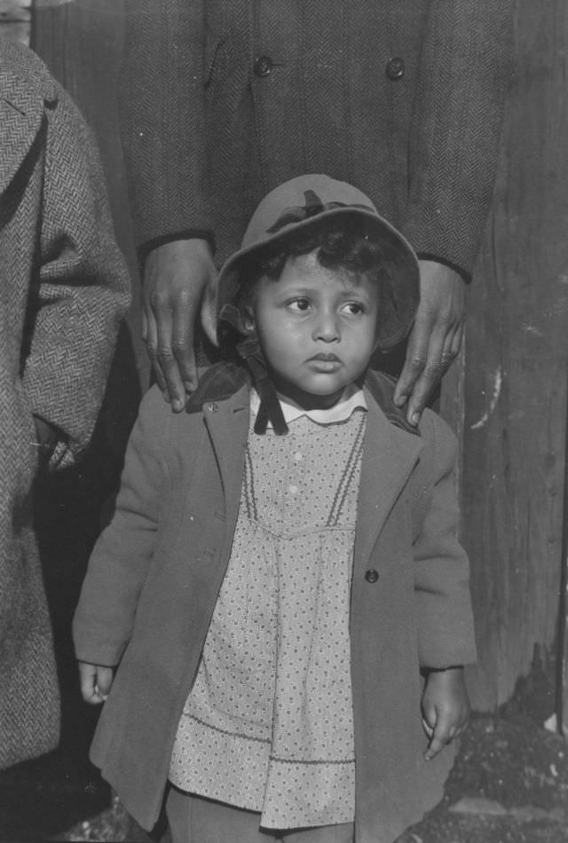 Watching Macy’s Thanksgiving Day Parade, 1946