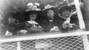 Shipload Immigrant Women 1907