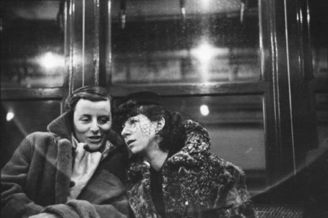 Vintage Photos Capture The Faces And Fashion Of Nyc Subway Passengers In The 1940S