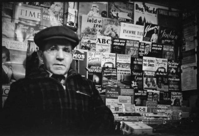 Vintage Photos Capture The Faces And Fashion Of Nyc Subway Passengers In The 1940S