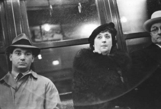 Vintage Photos Capture The Faces And Fashion Of Nyc Subway Passengers In The 1940S