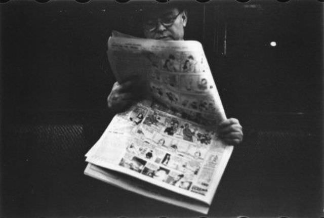 Vintage Photos Capture The Faces And Fashion Of Nyc Subway Passengers In The 1940S