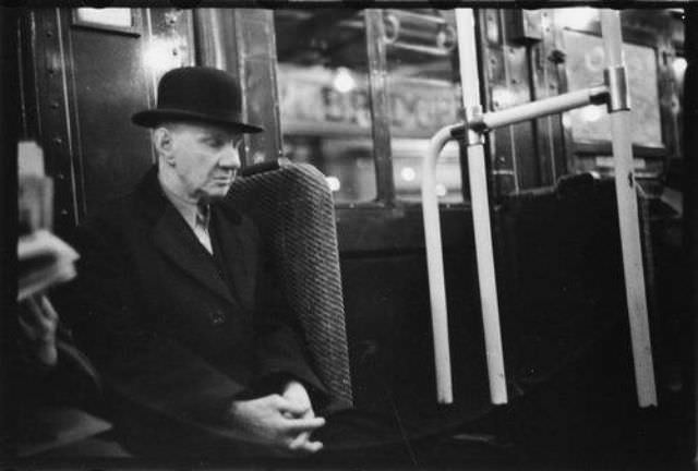 Vintage Photos Capture The Faces And Fashion Of Nyc Subway Passengers In The 1940S