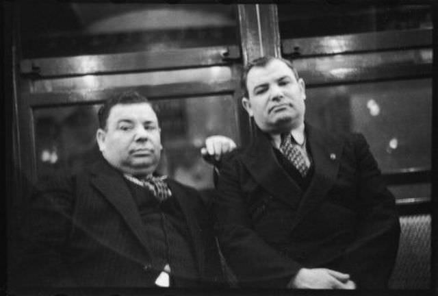 Vintage Photos Capture The Faces And Fashion Of Nyc Subway Passengers In The 1940S