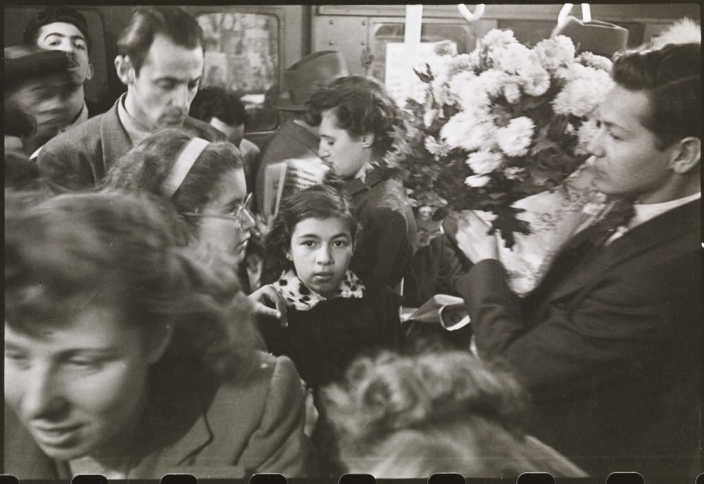 Vintage Photos Capture The Faces And Fashion Of Nyc Subway Passengers In The 1940S