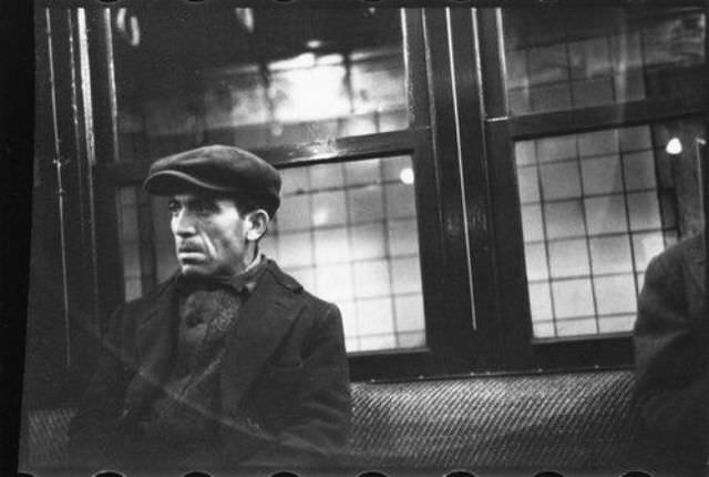 Vintage Photos Capture The Faces And Fashion Of Nyc Subway Passengers In The 1940S