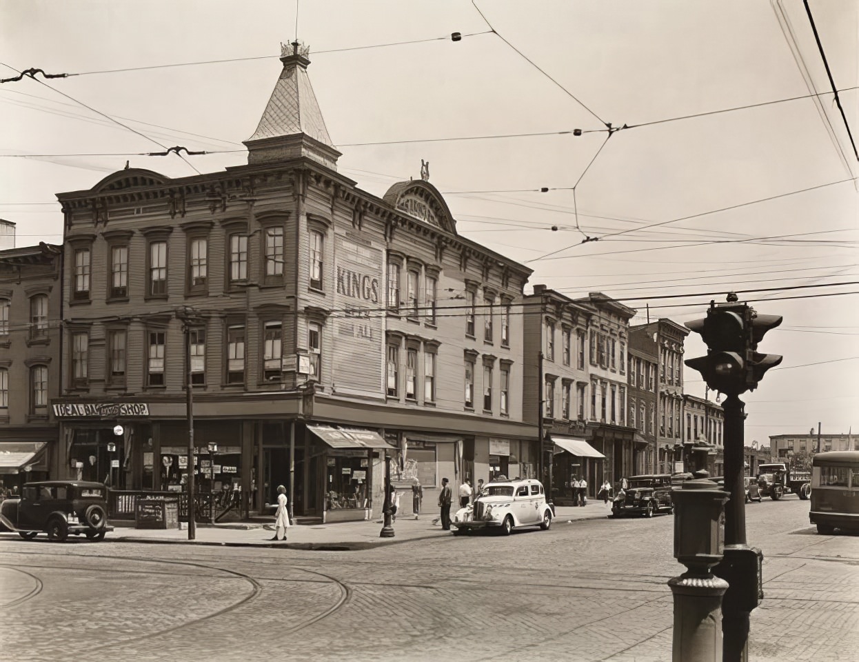 Graham and Metropolitan Avenues, 1937