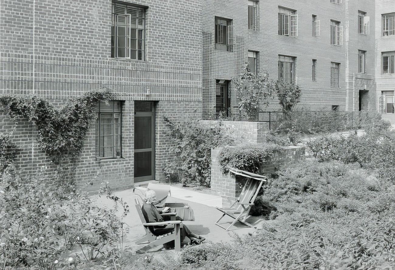 Garden space in No 5, 1935.