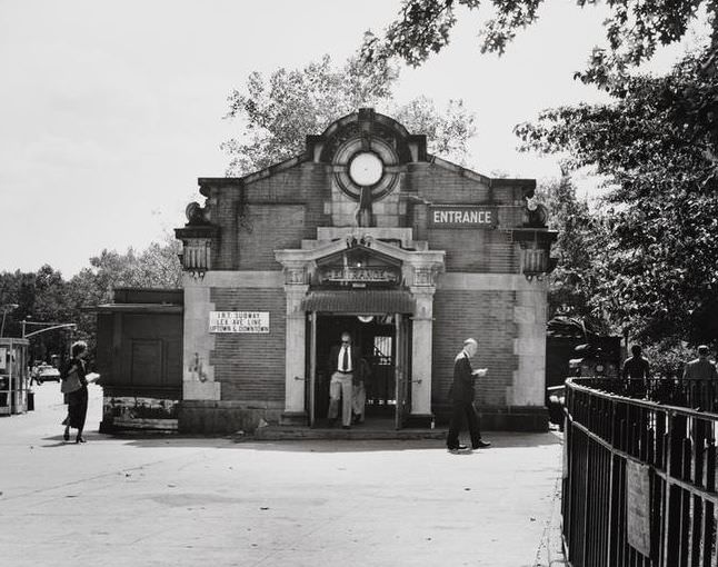 The Old Control House, Bowling Green subway station, 1971.