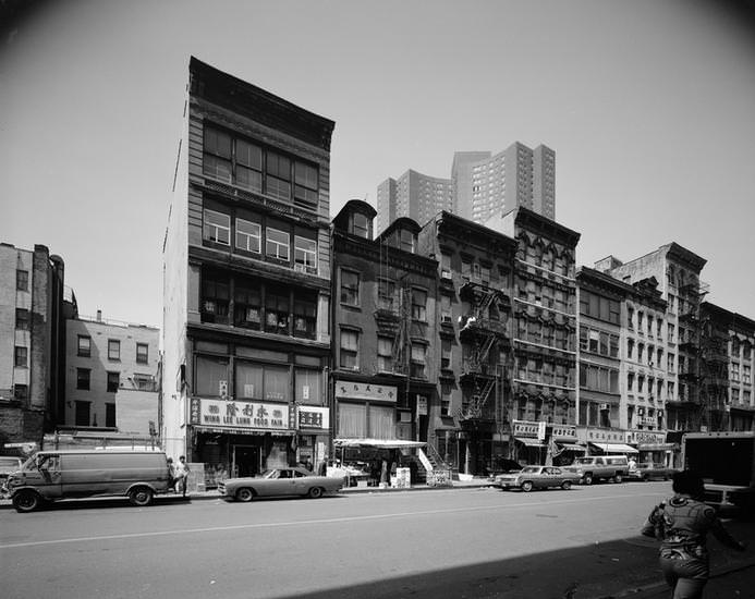 Storefronts on East Broadway between Catherine and Market Streets, 1978.