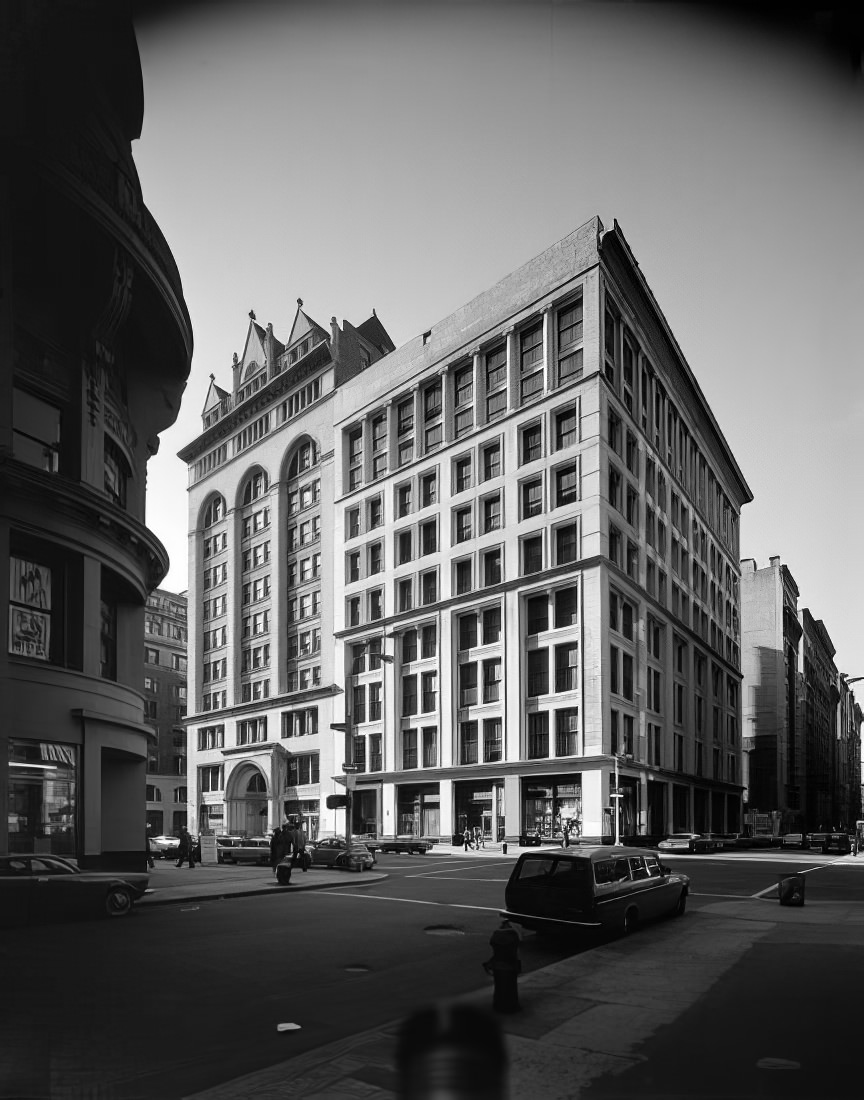 Presbyterian Building at 154-158 Fifth Avenue, and Mohawk Building at 160 Fifth Avenue, 1978.