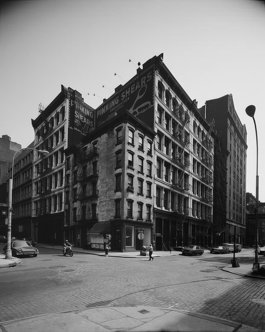 Pinking Shears Corporation building at 102 Prince Street, 1975.